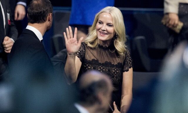 GIFT I 15 ÅR: Kronprinsesse Mette-Marit har hatt mange minnerike øyeblikk i 2016. Hun kunne blant annet feire 15-års bryllupsdag med kronprins Haakon. Foto: Scanpix GIFT I 15 ÅR: Kronprinsesse Mette-Marit har hatt mange minnerike øyeblikk i 2016. Hun kunne blant annet feire 15-års bryllupsdag med kronprins Haakon. Foto: Scanpix